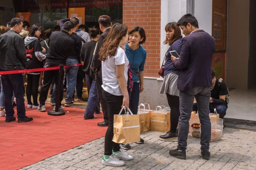 在决定去排鲍师傅前，我建议你点进来看看