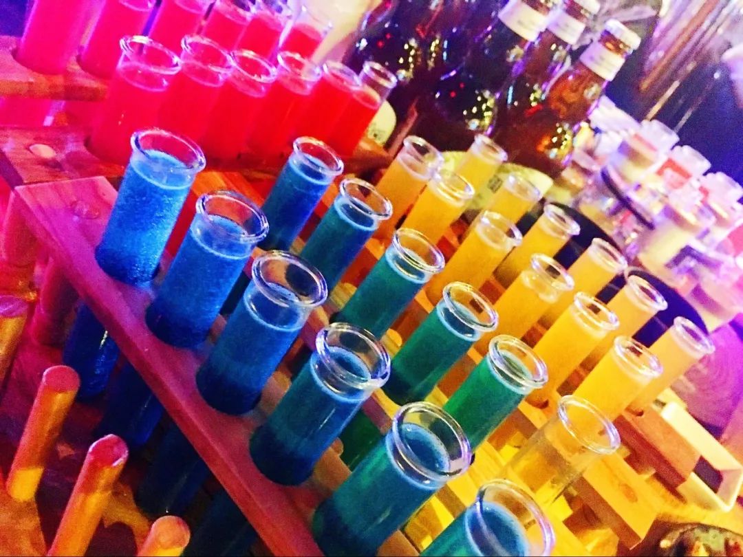 昆明一个百鬼夜行的地方,鲜衣怒马,快意江湖,满足你的江湖梦想