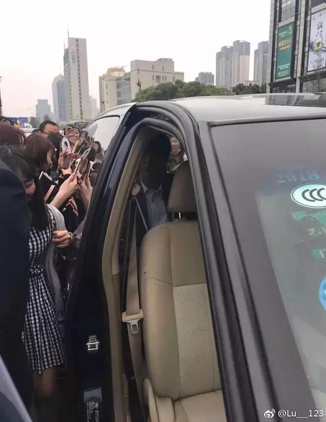 鑻忓窞璺戠敺,璺戠敺鑻忓窞浜哄北浜烘捣