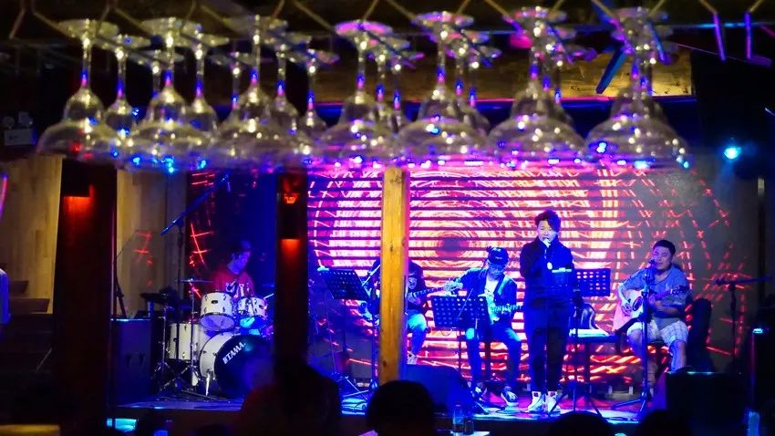 昆明一个百鬼夜行的地方,鲜衣怒马,快意江湖,满足你的江湖梦想