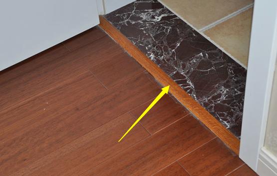 地板与过门石用t型条,过门石和扣条哪个好