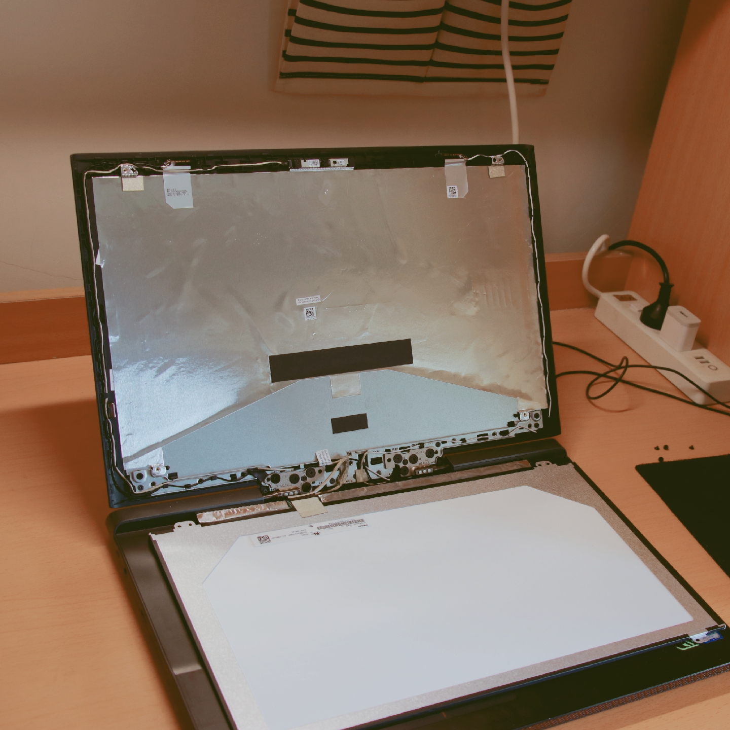 笔记本可以自己换屏幕吗,笔记本屏幕可以换其他屏幕吗