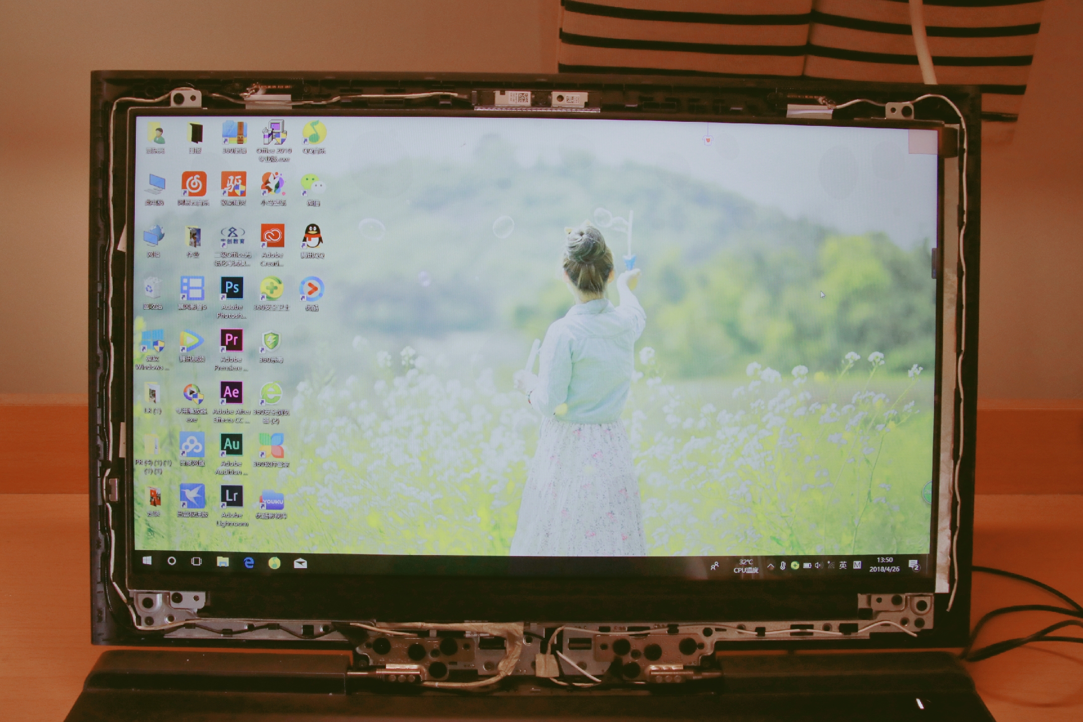 笔记本可以自己换屏幕吗,笔记本屏幕可以换其他屏幕吗