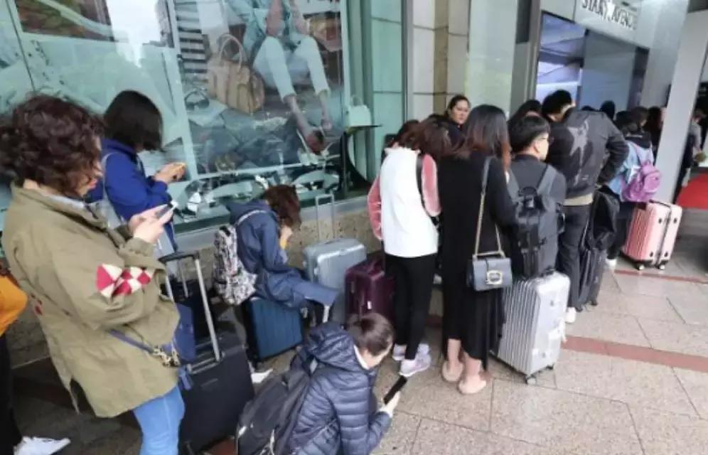 又开始去韩国疯狂抢购了？今天，韩国公布一组数据