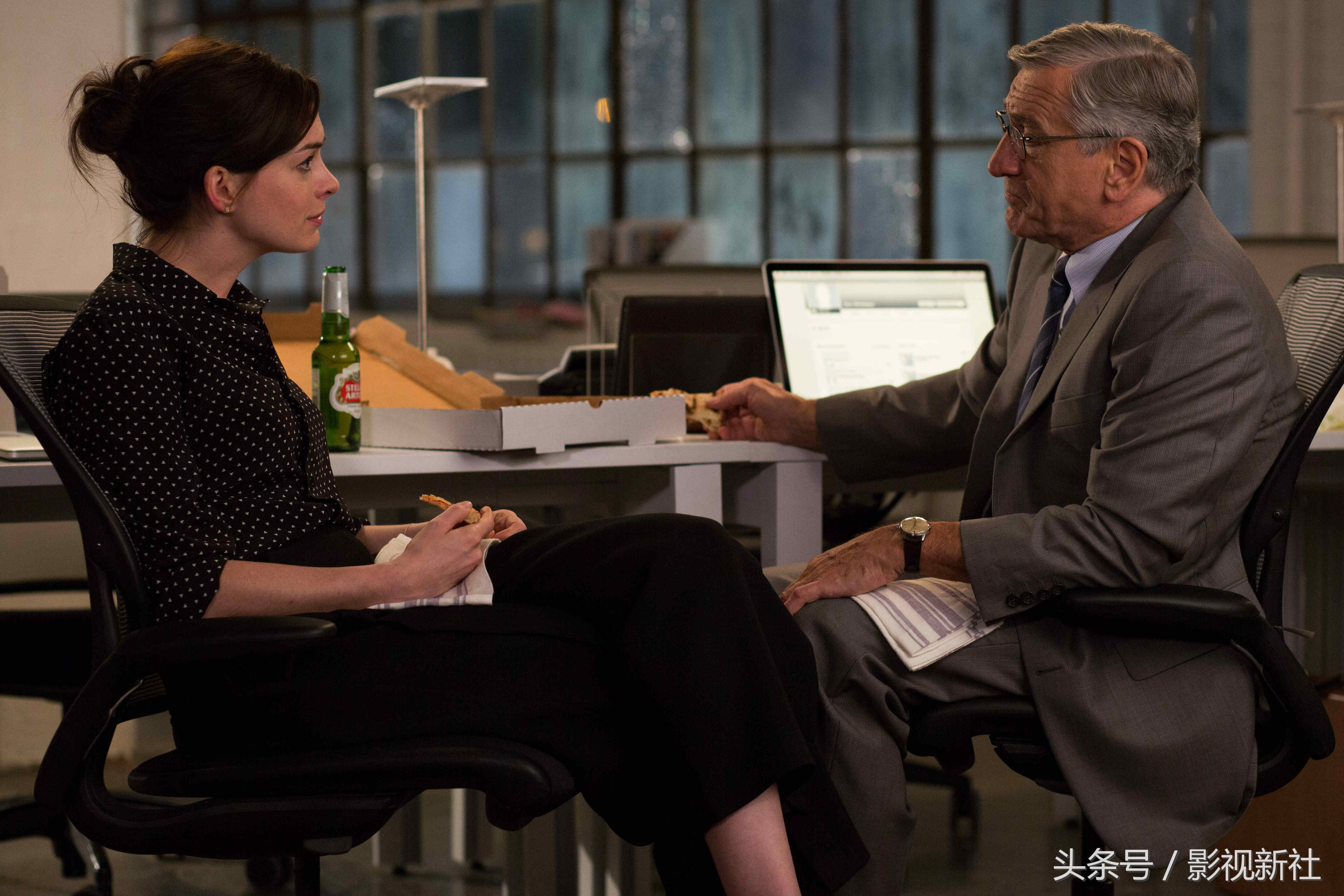 实习生安妮海瑟薇剧照,实习生安妮海瑟薇全集