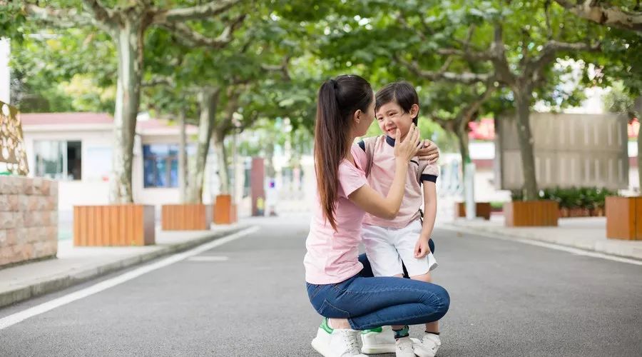 性教育指南：家长一开始必须重视这4点！别漏了！