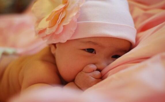 11个月宝宝晚上睡觉频繁夜醒原因,10个月宝宝晚上不睡觉是什么原因