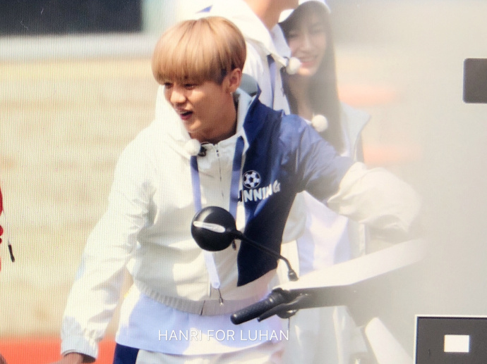 奔跑吧鹿晗背带裤,奔跑吧20170414鹿晗关晓彤