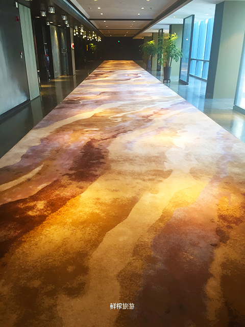 体验无锡华邑：这家酒店的面不一样，用澡盆上的小龙虾还管够