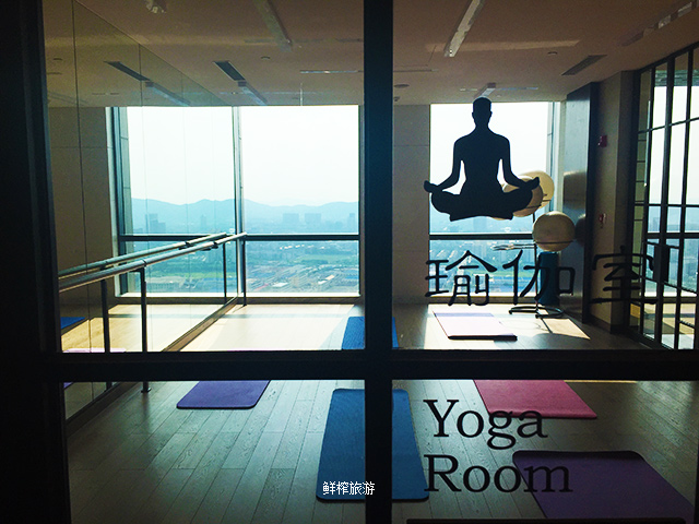 体验无锡华邑：这家酒店的面不一样，用澡盆上的小龙虾还管够