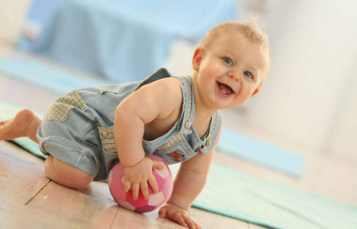 宝宝经常流口水引起湿疹怎么办,宝宝口水多长湿疹