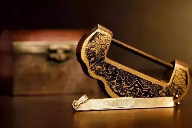 从前的锁古朴图片,庄严古朴的中国锁