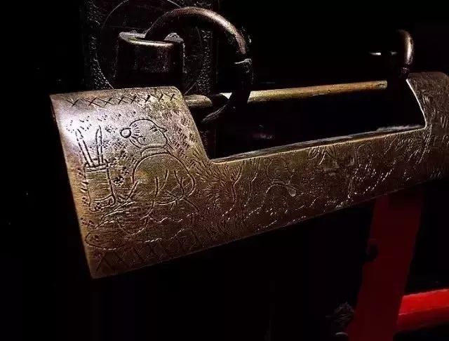 从前的锁古朴图片,庄严古朴的中国锁