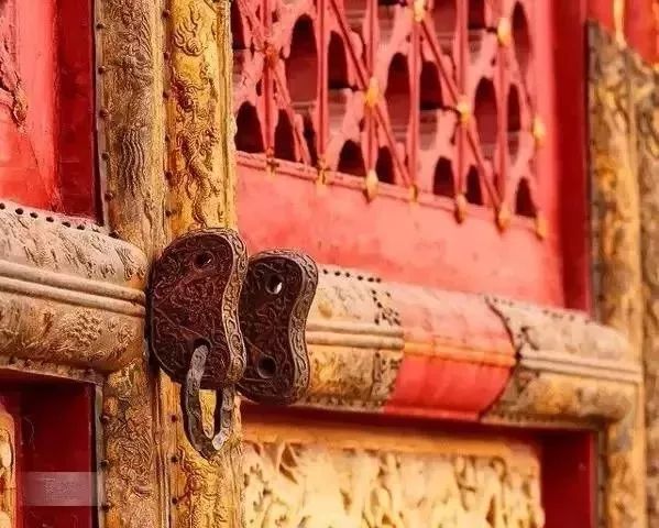 从前的锁古朴图片,庄严古朴的中国锁