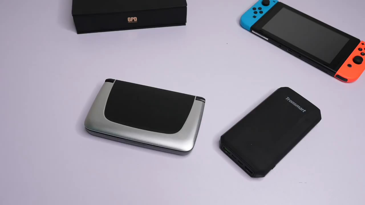 关于国产Win2掌机和任天堂Switch，哪个更好？网友们吵炸锅了！