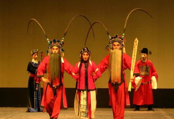 窦娥临死前为什么要发三桩毒誓,窦娥临终前为什么下三桩毒誓