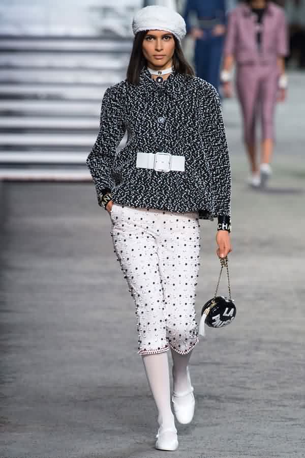 香奈儿巴黎时装秀价值多少,香奈儿巴黎皇宫大瀑布时装秀