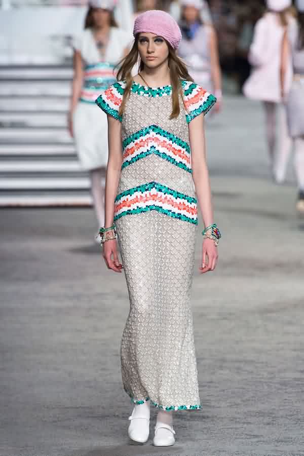 香奈儿巴黎时装秀价值多少,香奈儿巴黎皇宫大瀑布时装秀