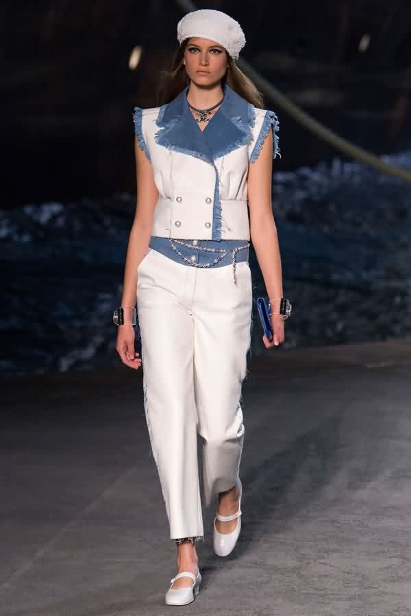 香奈儿巴黎时装秀价值多少,香奈儿巴黎皇宫大瀑布时装秀