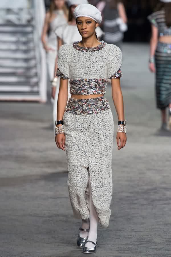 香奈儿巴黎时装秀价值多少,香奈儿巴黎皇宫大瀑布时装秀