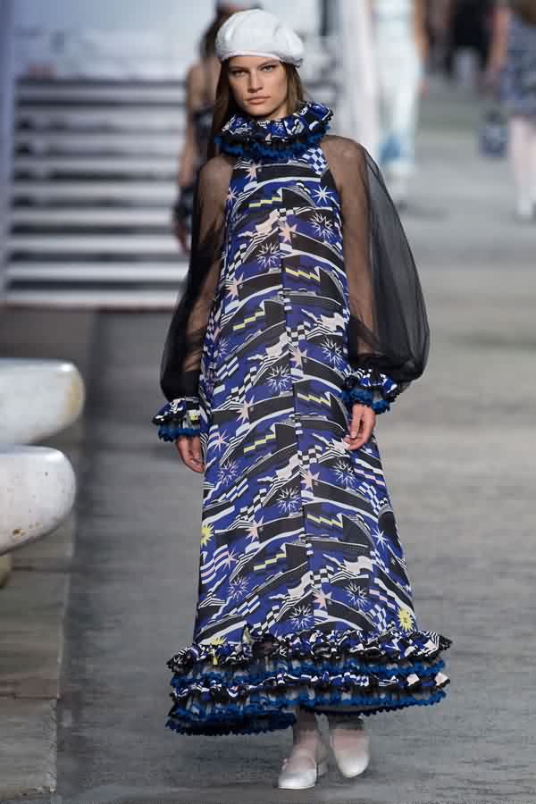 香奈儿巴黎时装秀价值多少,香奈儿巴黎皇宫大瀑布时装秀