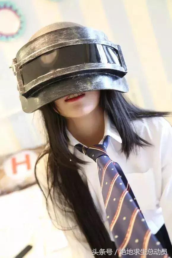 为何英雄联盟里的妹子老被嫌弃，在绝地求生里却很受欢迎？