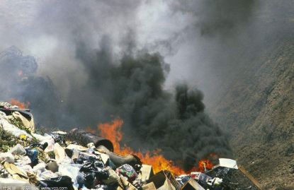 惊天黑幕！HM，ZARA等快时尚品牌的牛仔裤，已导致多*皮人**肤腐烂，恶臭，不孕...