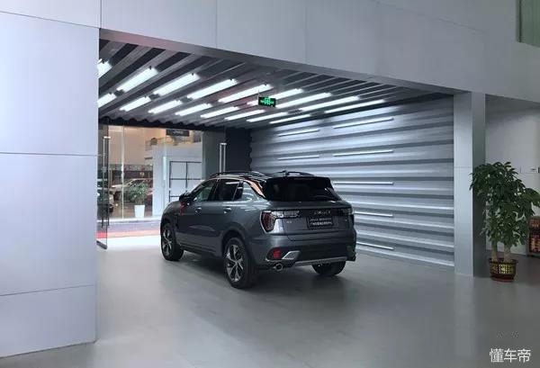 保时捷macan对比领克05,新款领克01加速对比保时捷macan