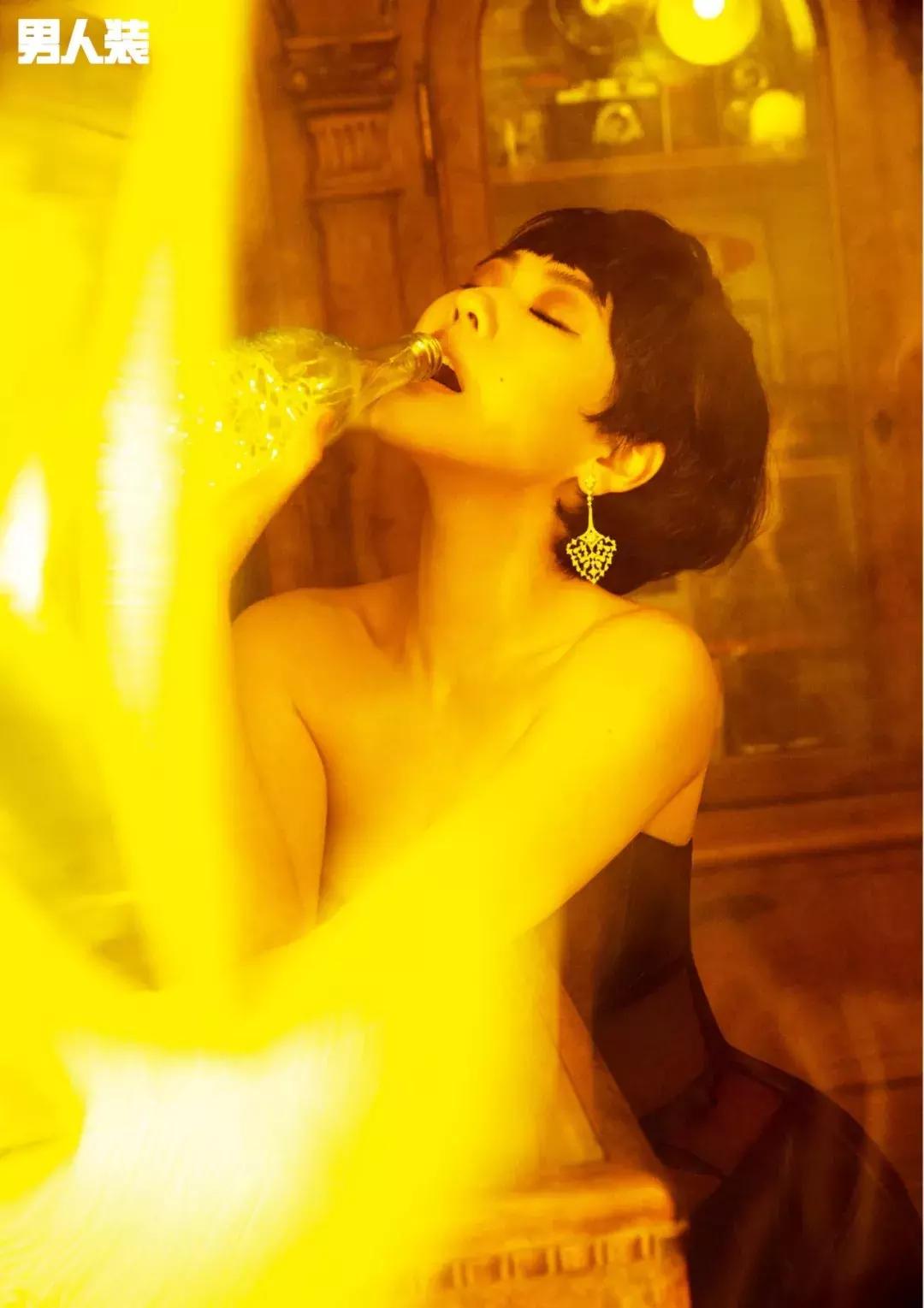 小S登上了《男人装》