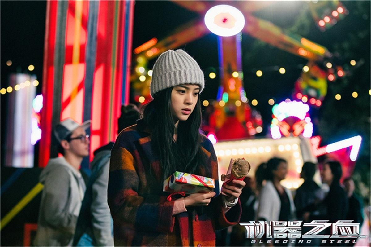 成龙电影里的女儿们，感受着浓浓的父爱，却有一个很蹊跷的共同点