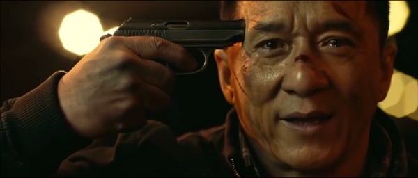 成龙电影里的女儿们，感受着浓浓的父爱，却有一个很蹊跷的共同点