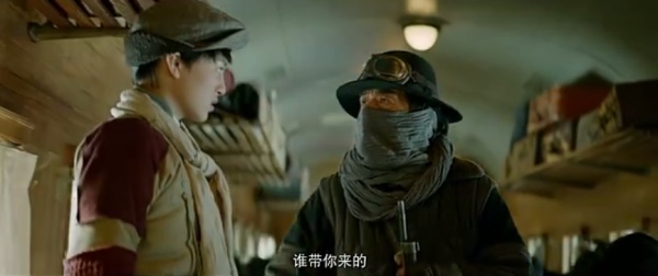 成龙电影里的女儿们，感受着浓浓的父爱，却有一个很蹊跷的共同点