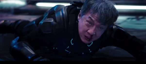 成龙电影里的女儿们，感受着浓浓的父爱，却有一个很蹊跷的共同点