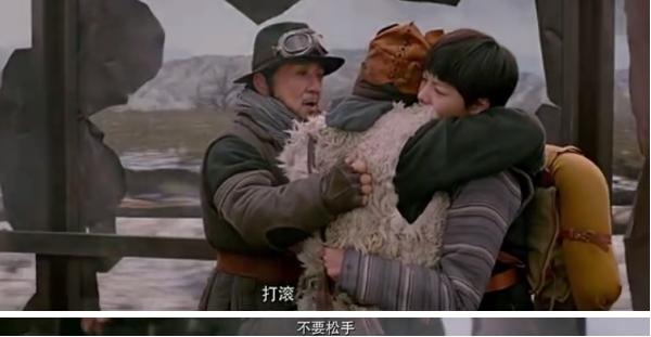 成龙电影里的女儿们，感受着浓浓的父爱，却有一个很蹊跷的共同点