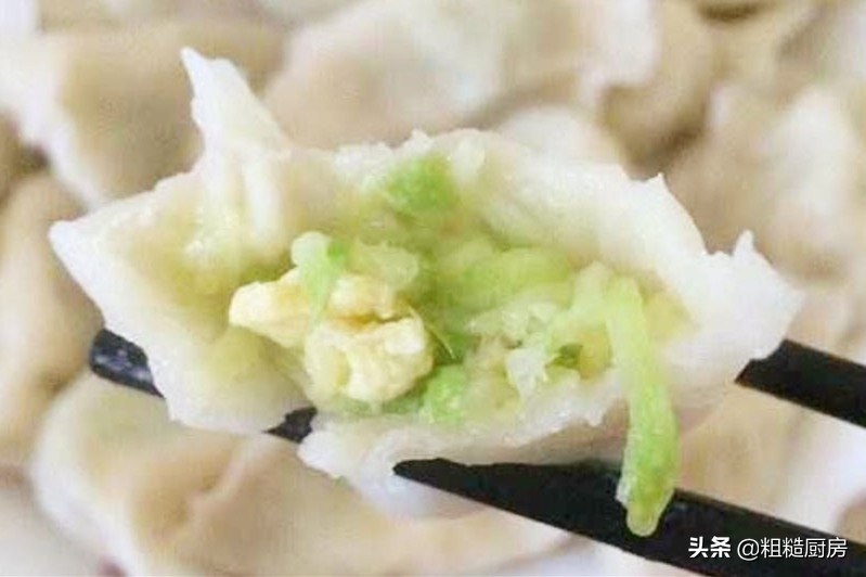 明日入伏，包“头伏饺子”有讲究，吃这3种素馅饺子，美味不油腻