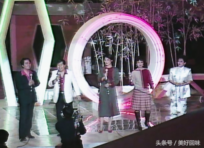 春晚失误的名场面,1984年春节联欢晚会失控视频