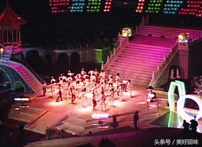 春晚失误的名场面,1984年春节联欢晚会失控视频