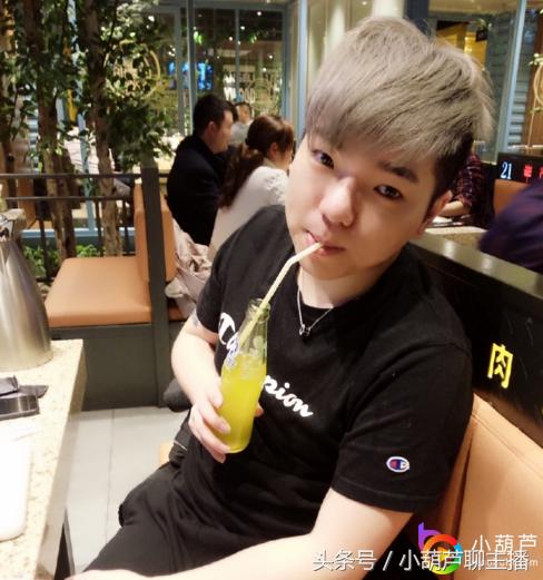 柠檬哥哥：龙珠最帅绝地求生解说型主播三分天注定七分靠努力