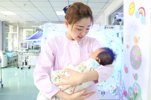 重症监护室医生和孩子的对话,在医院重症监护室照顾病人的感慨