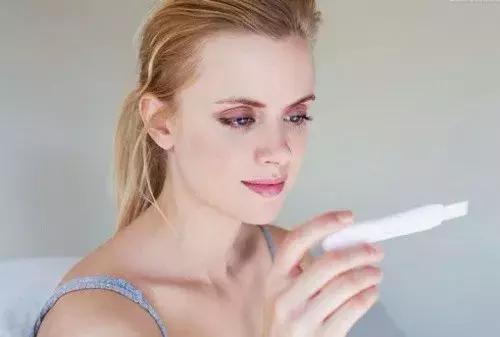 测早孕有印但是下边有血,测早孕会不会出错