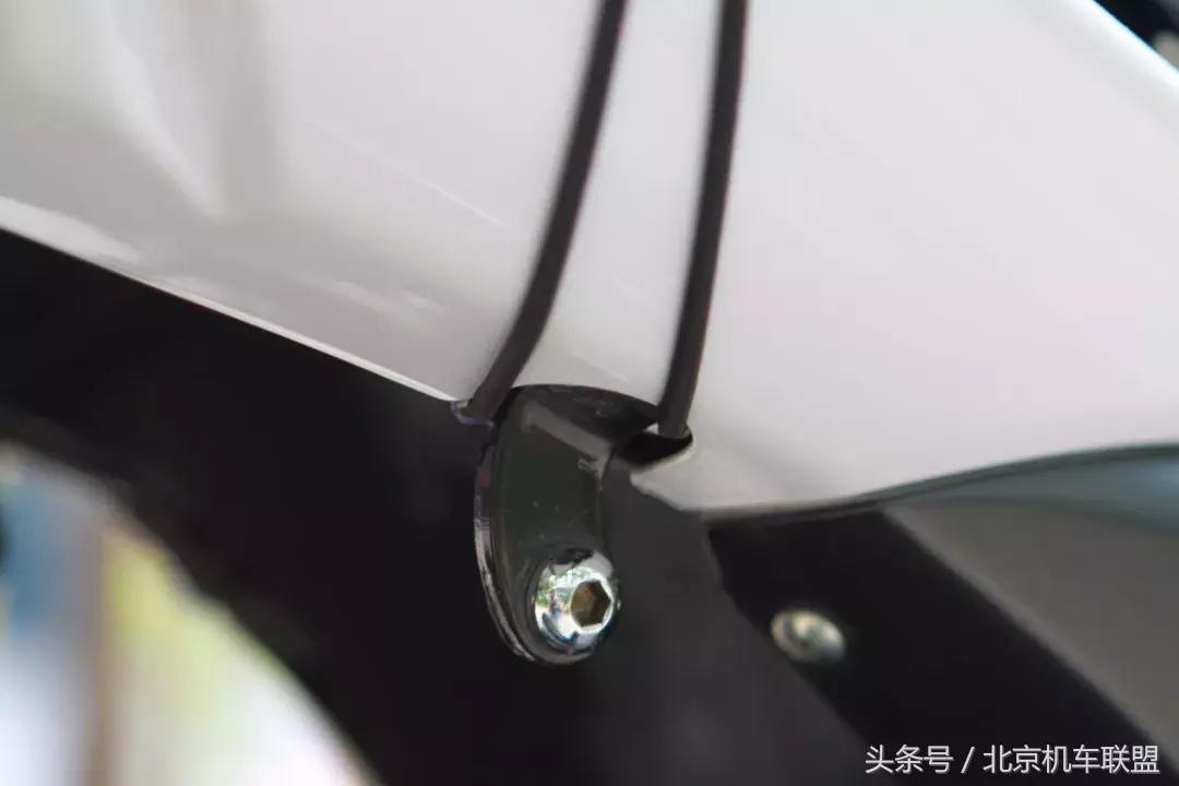 摩托车什么车型适合挂边箱,摩托车加装尾箱应该怎么选