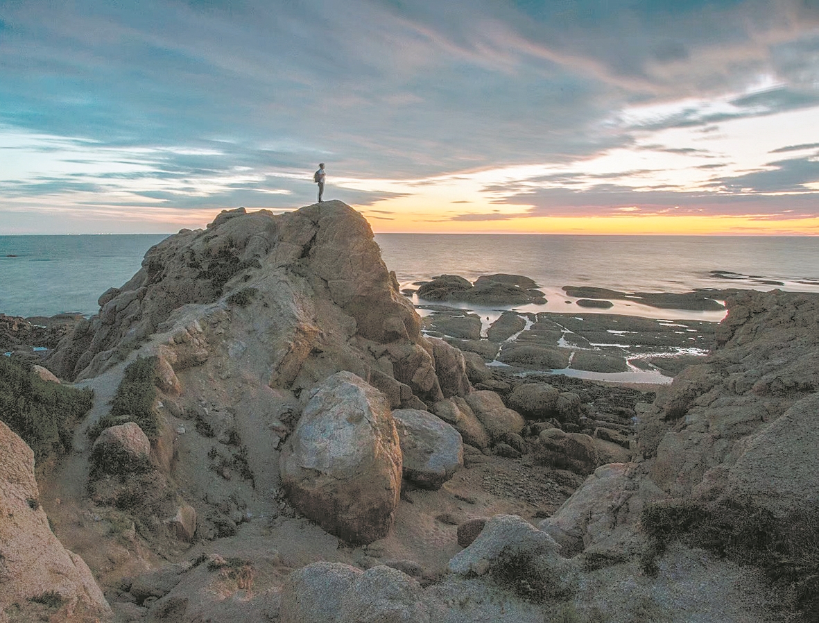 中国大陆唯一可观夕阳坠海的城市,营口是夕阳坠海的城市