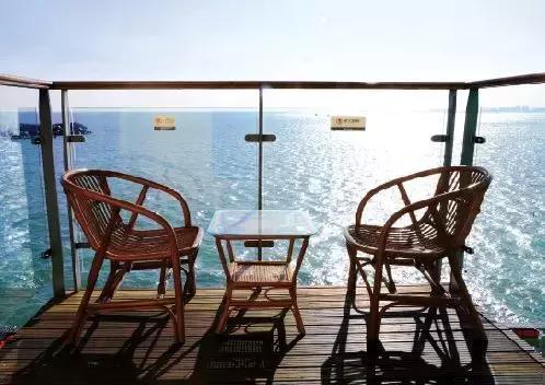 依米小姐姐:在海里用餐,是一种怎样的体验?!