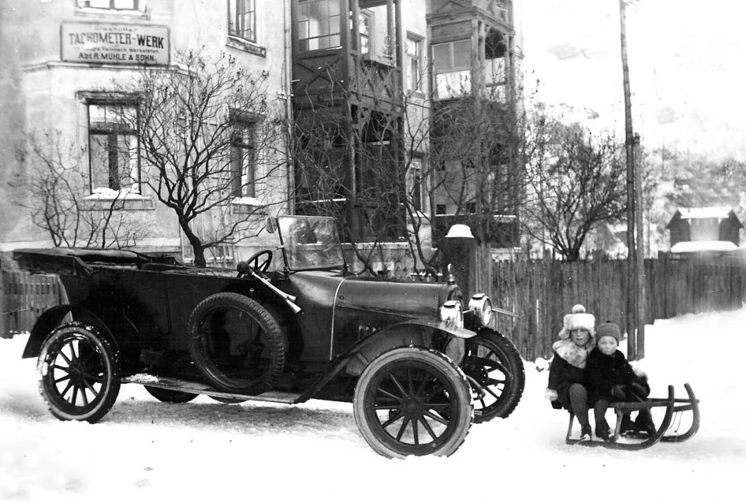 手表格拉苏蒂宇联,格拉苏蒂手表属几类表