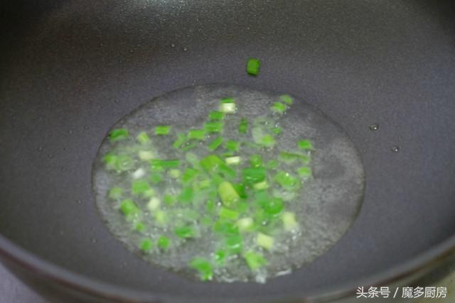蛋炒饭怎样做又好吃不上火不油腻,小时候爱吃的蛋炒饭简单又好做