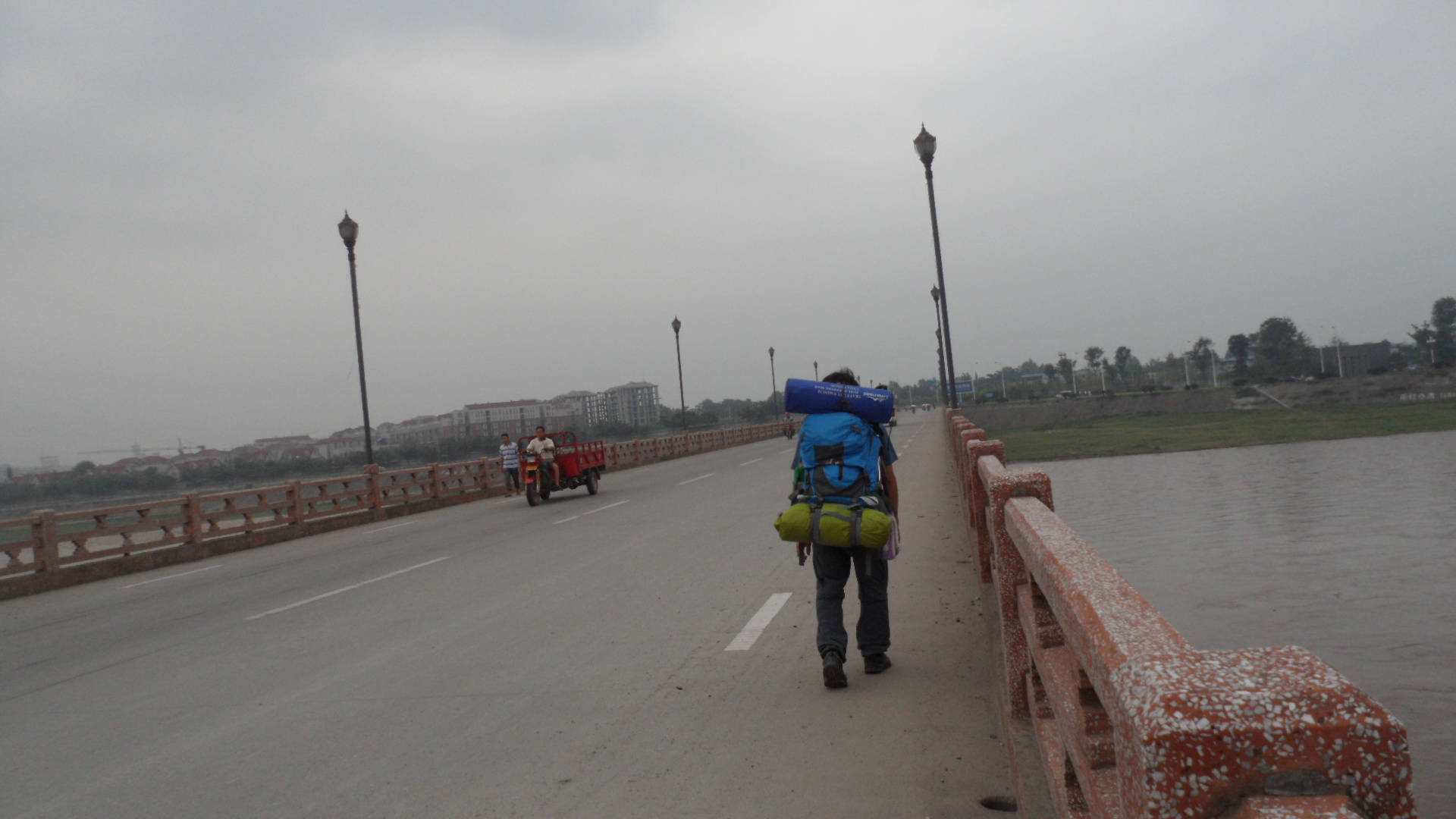 东子和小雨最新视频,东子徒步旅行