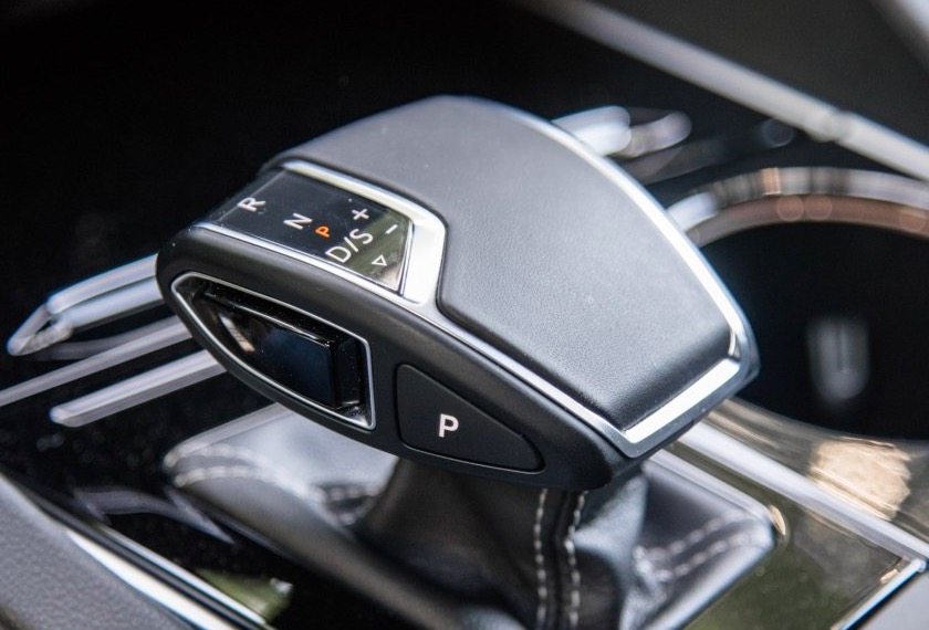 保时捷卡宴2022新款车重,保时捷卡宴减重