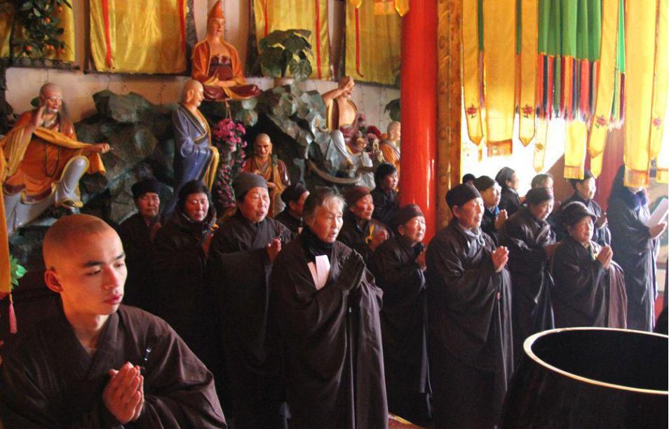 和尚烧戒疤全过程,为什么寺庙师父需剃光头