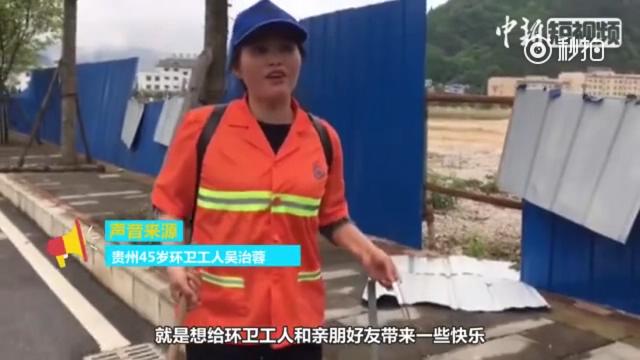 五十岁大妈鬼步舞,女子带领50岁大妈跳鬼步舞