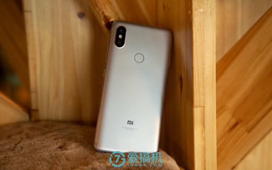 苏宁定制机，红米最好自拍手机红米S2真机上手体验